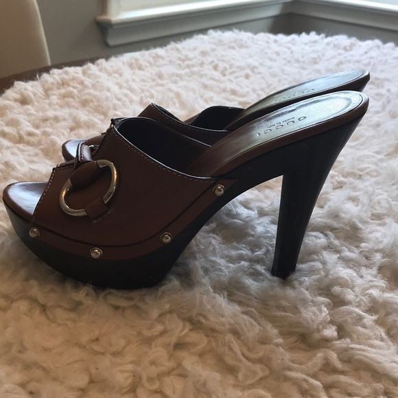 MUST GO Gucci platform heels - Picture 3 of 10